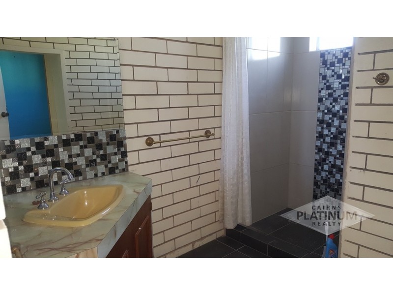 23 Walnut Street, Holloways Beach QLD 4878