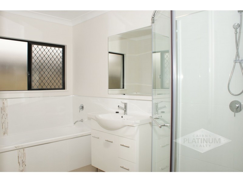 8 Ewan Glen, Trinity Park QLD 4879