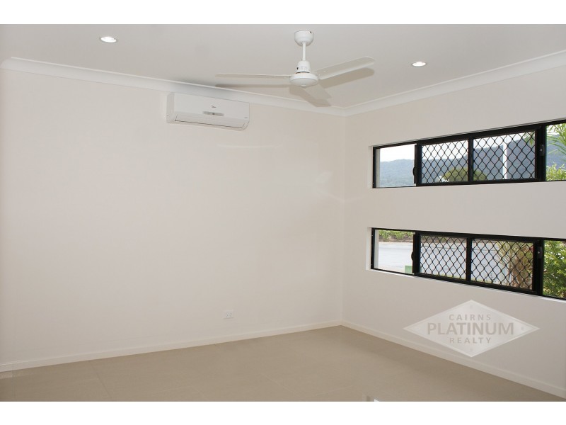 8 Ewan Glen, Trinity Park QLD 4879