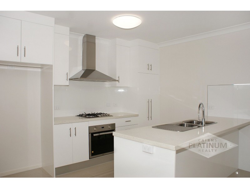 8 Ewan Glen, Trinity Park QLD 4879