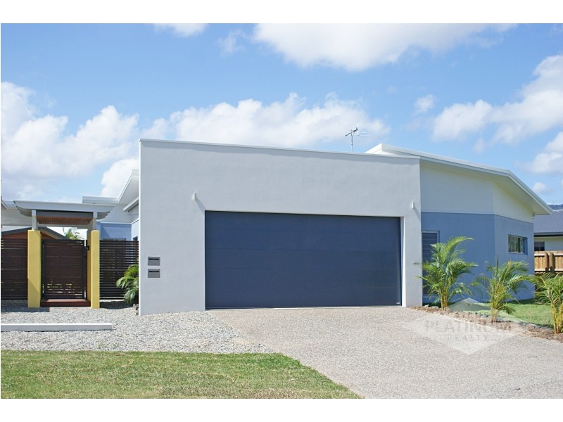 1/12 Pacific Place, Trinity Park QLD 4879