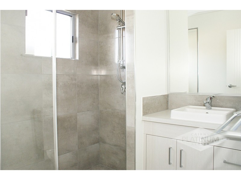 1/12 Pacific Place, Trinity Park QLD 4879