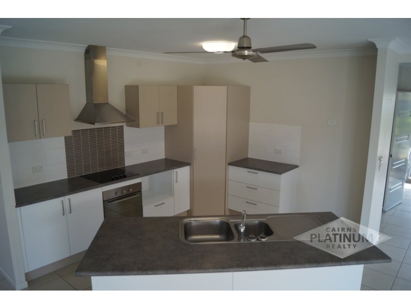 10 Totley Chase, Trinity Park QLD 4879