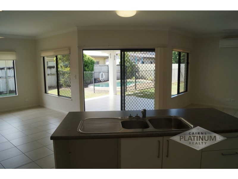 10 Totley Chase, Trinity Park QLD 4879