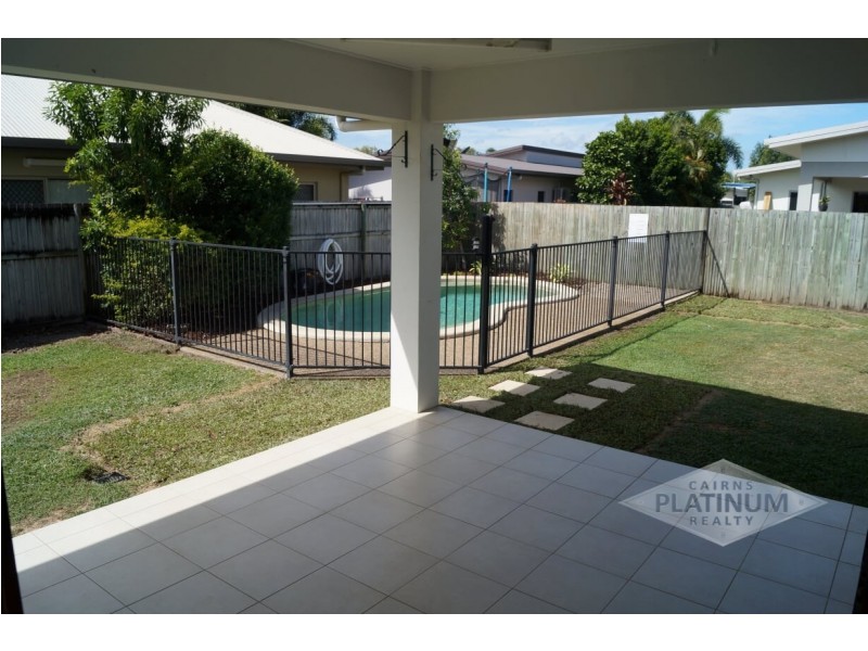 10 Totley Chase, Trinity Park QLD 4879