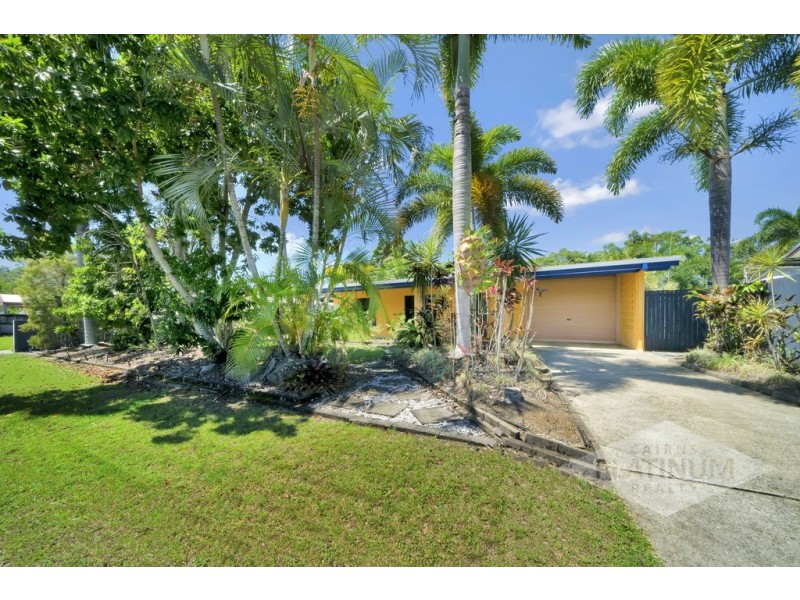 6 Parkway Street, Trinity Park QLD 4879