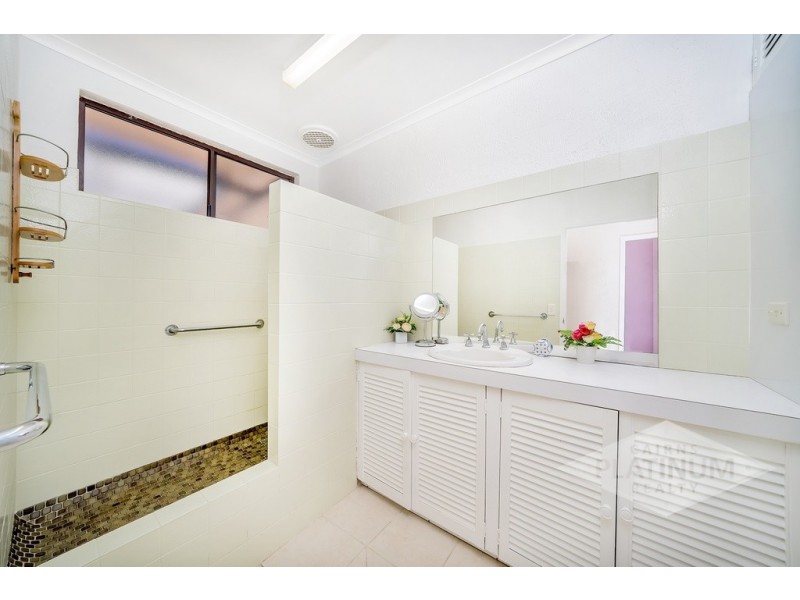 6 Parkway Street, Trinity Park QLD 4879