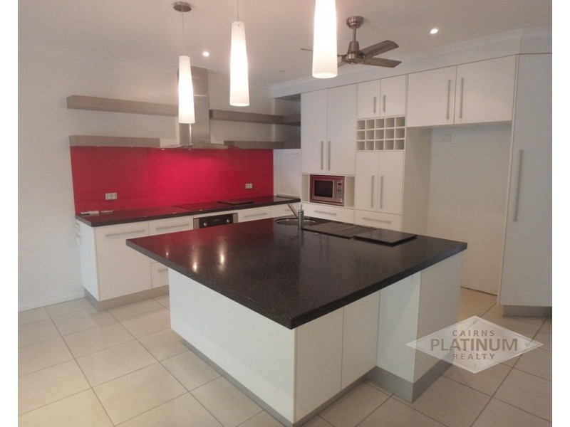 24 Warren Steet, Palm Cove QLD 4879