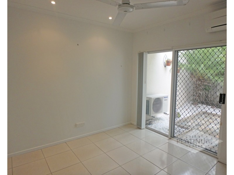 24 Warren Steet, Palm Cove QLD 4879