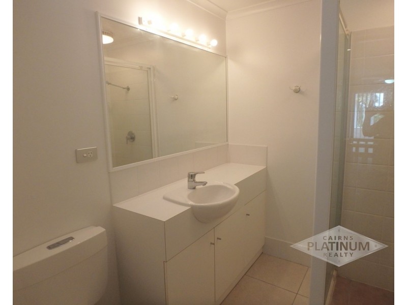 24 Warren Steet, Palm Cove QLD 4879