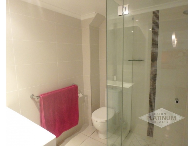 24 Warren Steet, Palm Cove QLD 4879