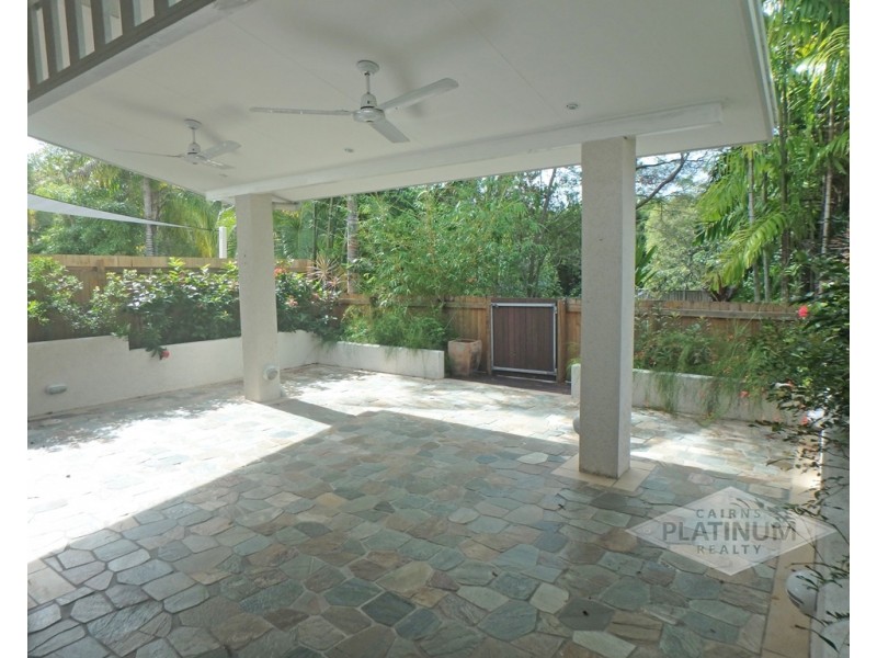 24 Warren Steet, Palm Cove QLD 4879