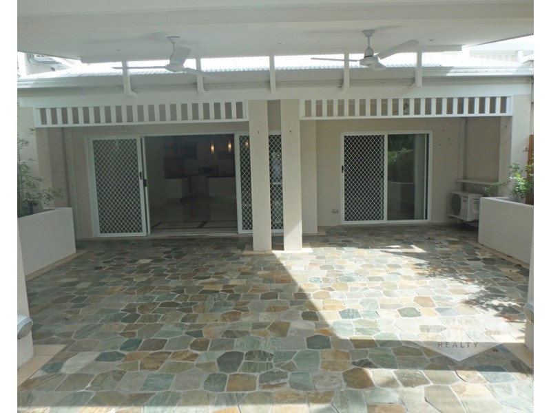 24 Warren Steet, Palm Cove QLD 4879