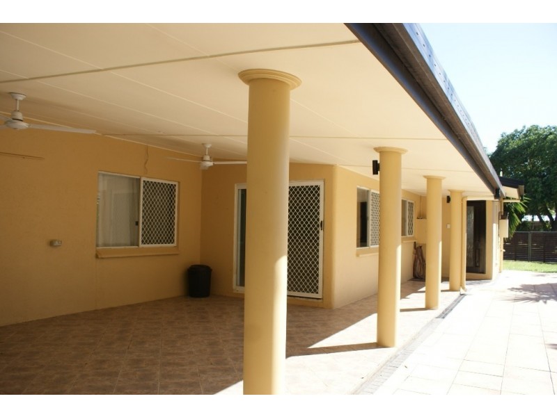 13 Cheviot Street, Smithfield QLD 4878