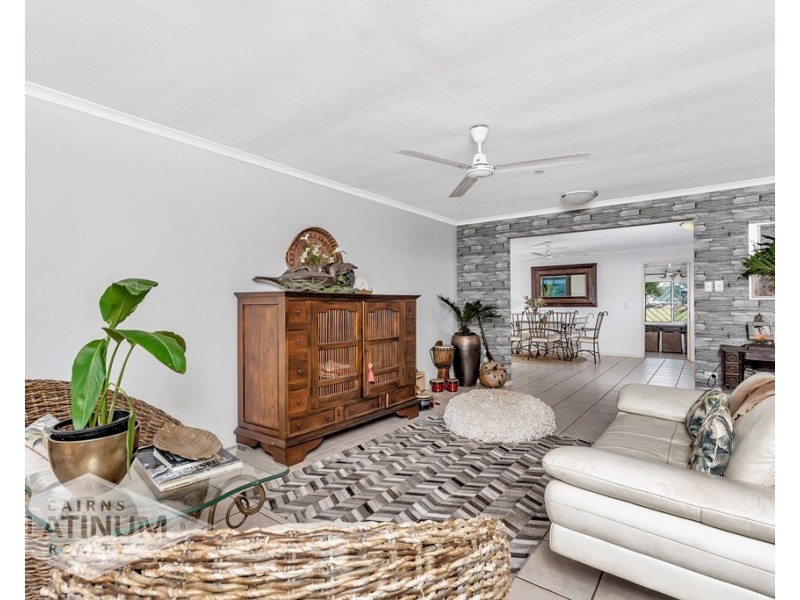 7-9 Daphne Street, Redlynch QLD 4870