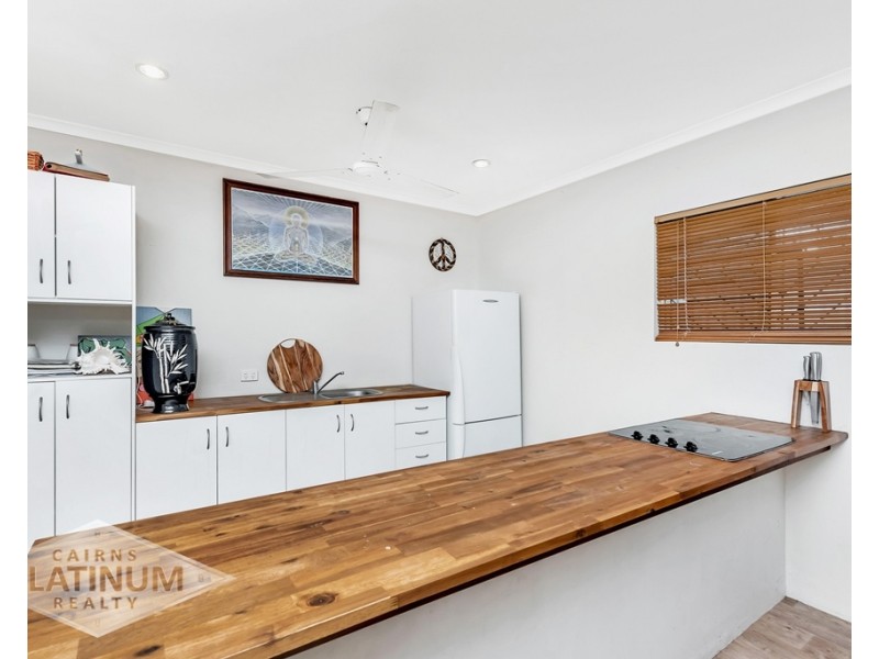 7-9 Daphne Street, Redlynch QLD 4870