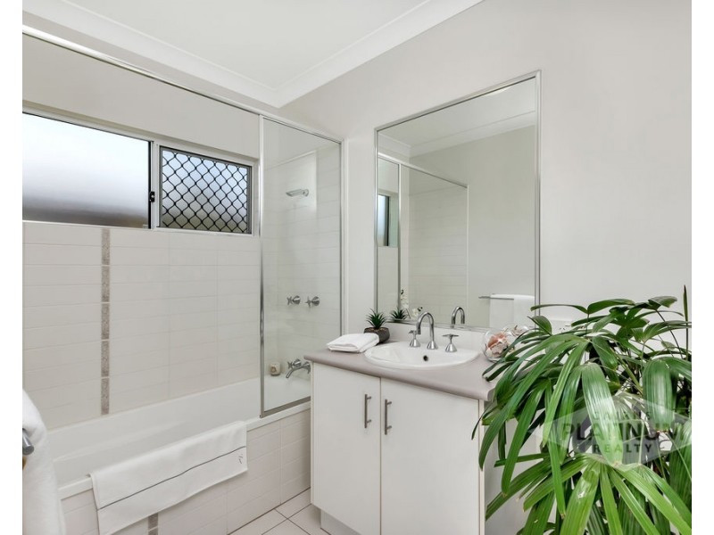 137 Roberts Drive, Trinity Beach QLD 4879