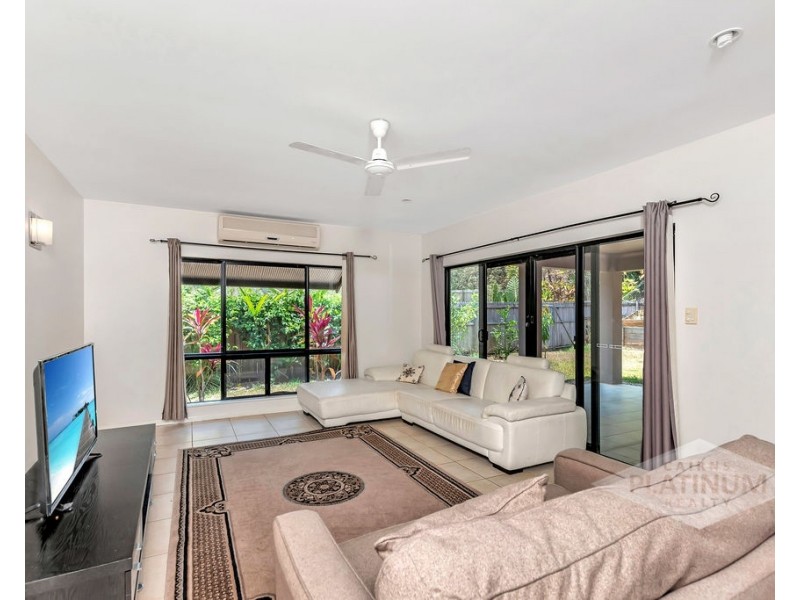 25 William Hickey Street, Redlynch QLD 4870
