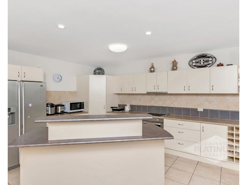 25 William Hickey Street, Redlynch QLD 4870