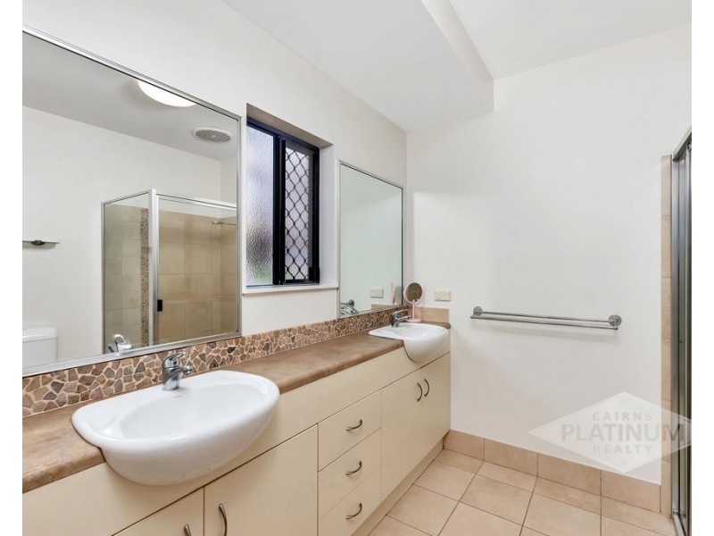 25 William Hickey Street, Redlynch QLD 4870