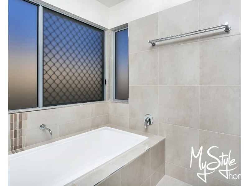 21 Bluecove Circuit, Trinity Park QLD 4879