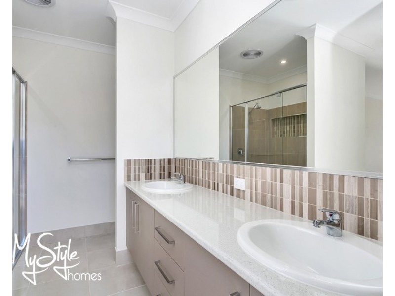21 Bluecove Circuit, Trinity Park QLD 4879