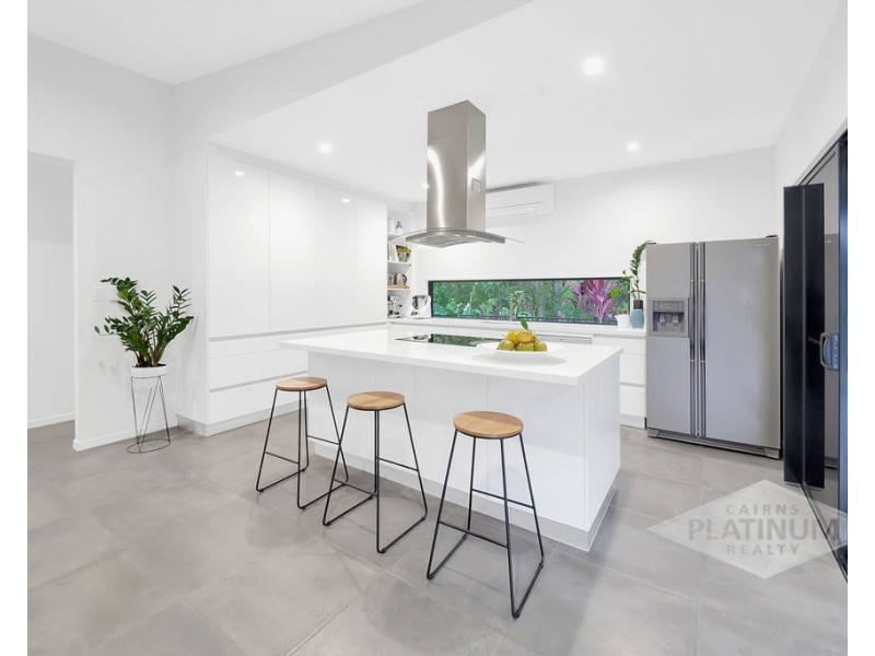 13 Megalong Close, Smithfield QLD 4878