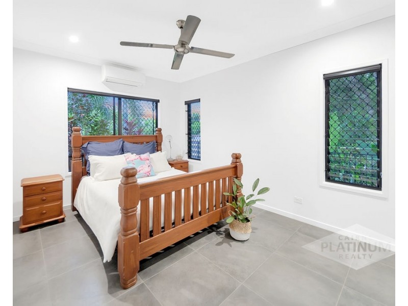 13 Megalong Close, Smithfield QLD 4878