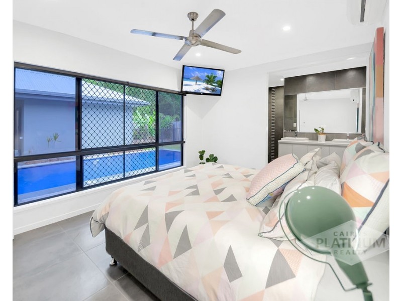 13 Megalong Close, Smithfield QLD 4878