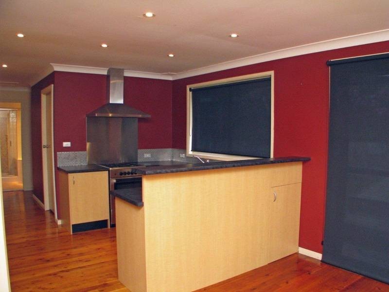 16 Crawford Crescent, Wyoming NSW 2250