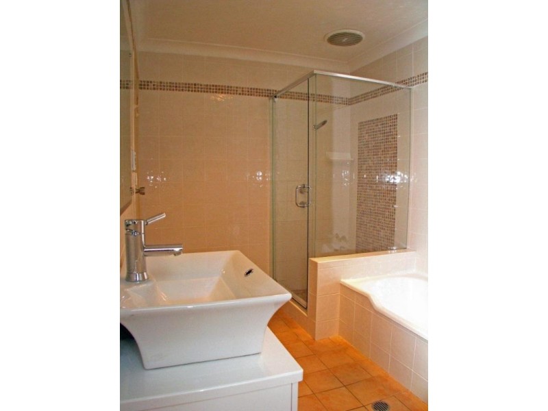 16 Crawford Crescent, Wyoming NSW 2250