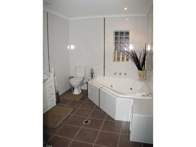 2 Dougal Drive, Wyoming NSW 2250