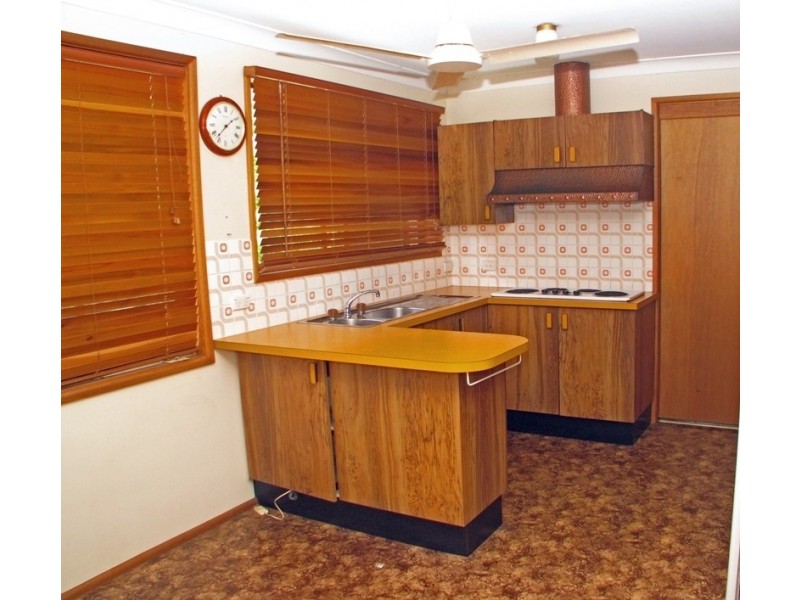 5 Rugby Close, Wyoming NSW 2250