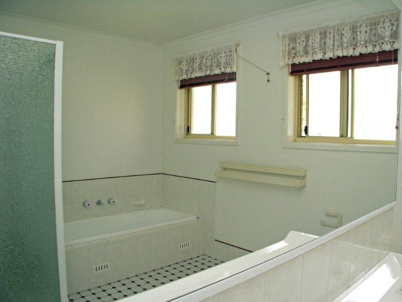 32 James Sea Drive, Green Point NSW 2251