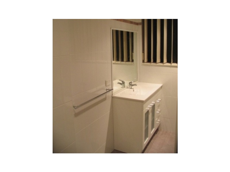 2/5 Palmgrove Place, North Avoca NSW 2260