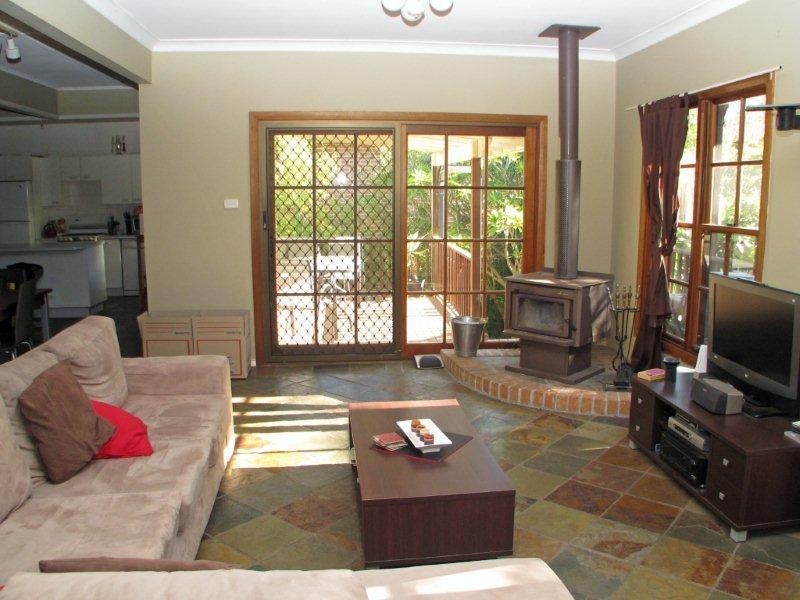 6 Caroline Street, East Gosford NSW 2250