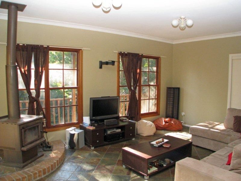6 Caroline Street, East Gosford NSW 2250