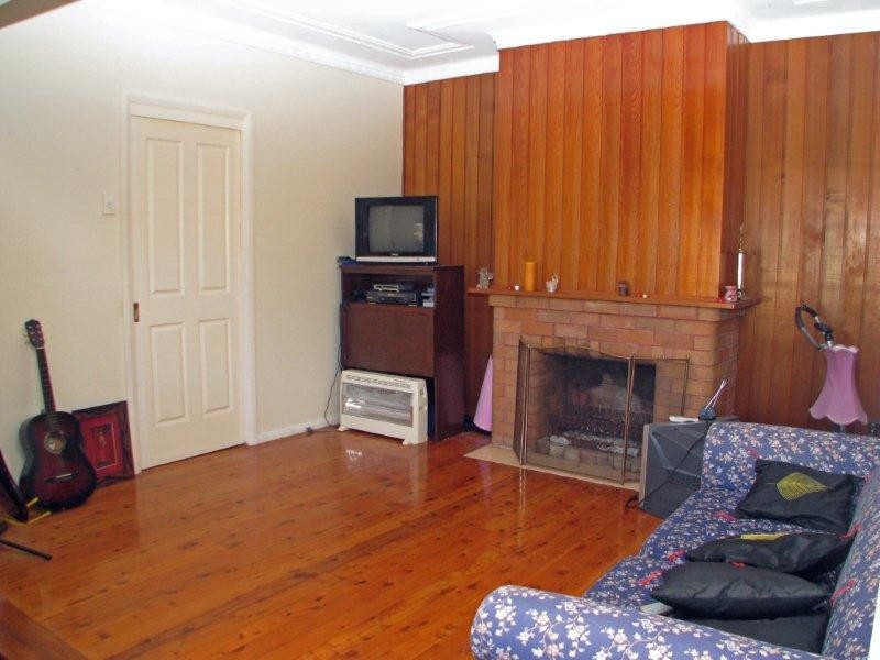 6 Caroline Street, East Gosford NSW 2250
