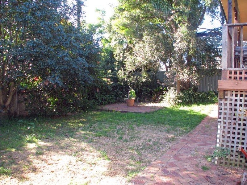 6 Caroline Street, East Gosford NSW 2250