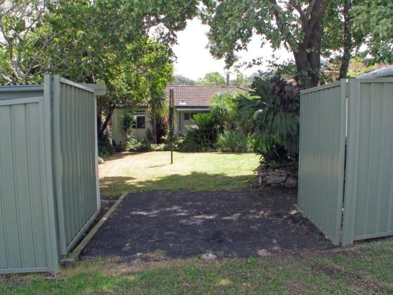 12 Lock Avenue, Springfield NSW 2250