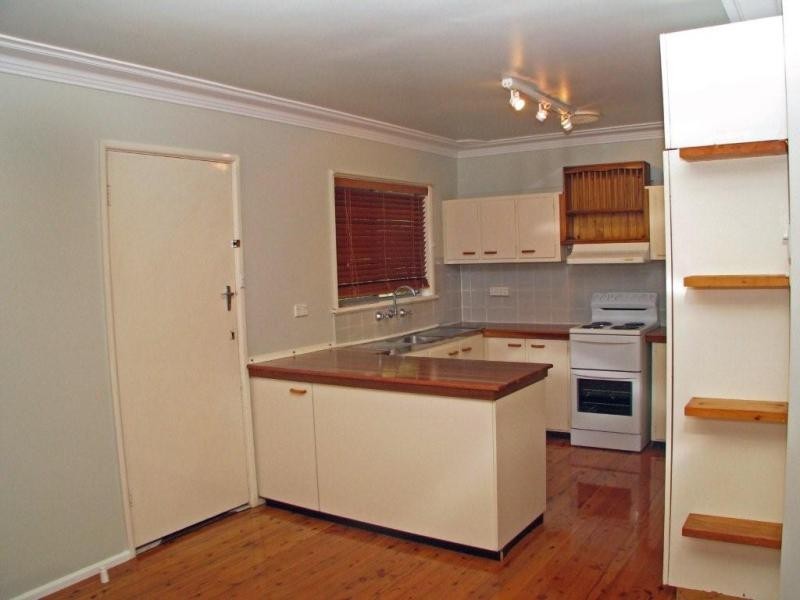 12 Lock Avenue, Springfield NSW 2250