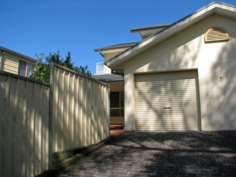 9/7-8 Jennie Cox Close, Erina NSW 2250