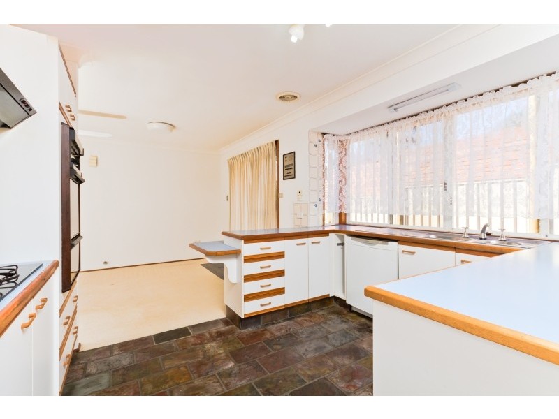 1 Letitia Close, Green Point NSW 2251