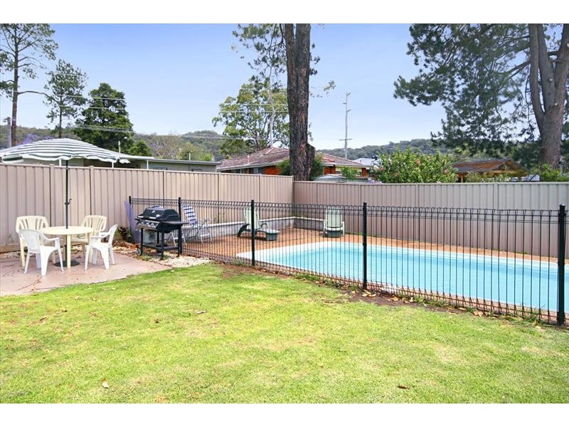 7 Bayline Drive, Point Clare NSW 2250