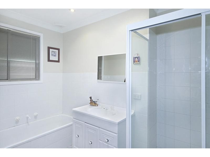 7 Bayline Drive, Point Clare NSW 2250