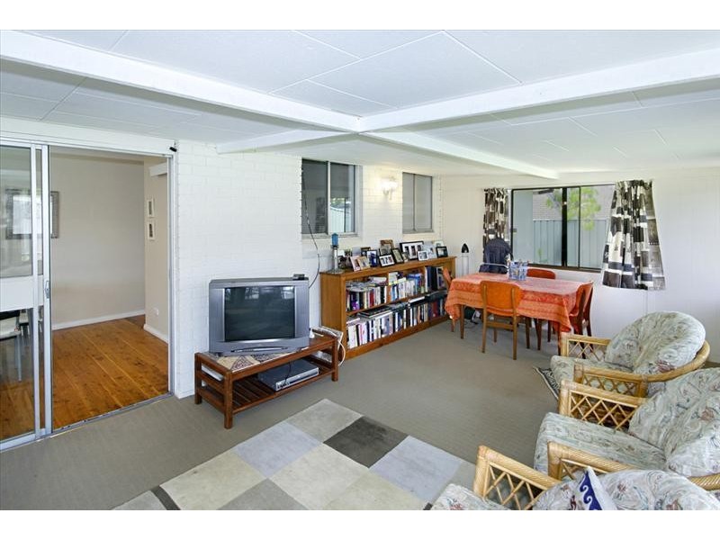 7 Bayline Drive, Point Clare NSW 2250