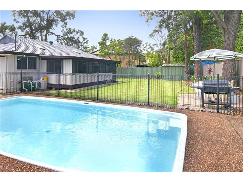 7 Bayline Drive, Point Clare NSW 2250