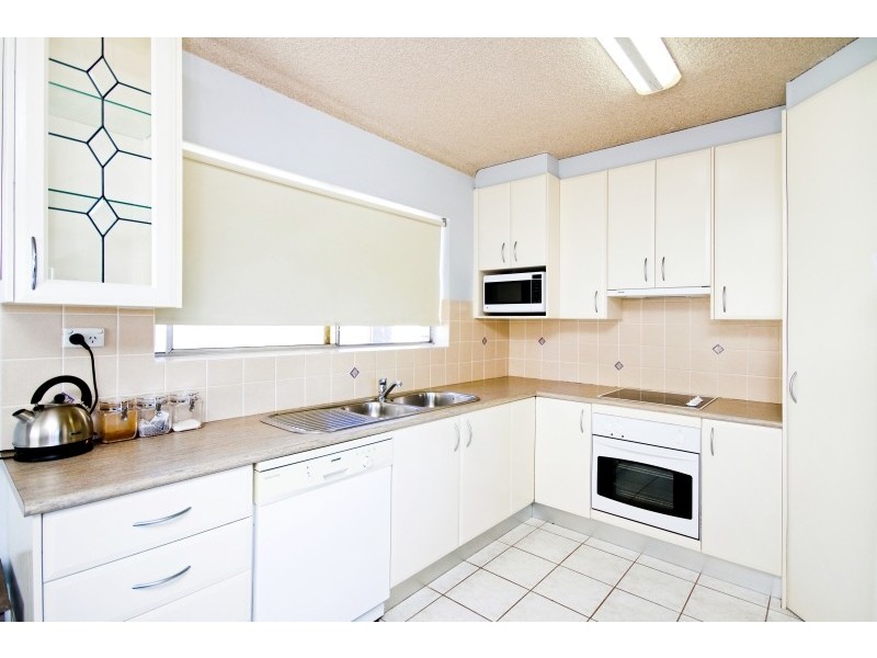 15/138-140 Albany Street, Point Frederick NSW 2250