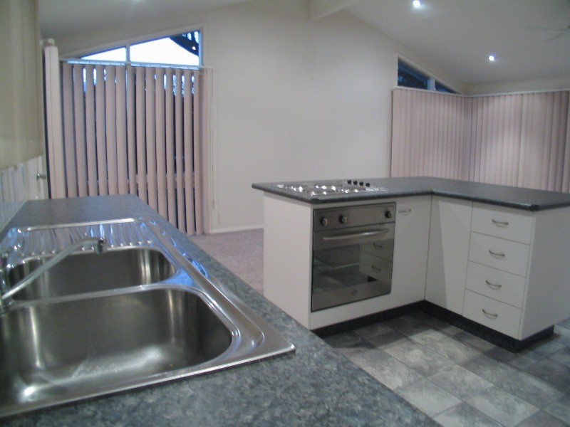 1/57 Oranne Parade, Wyoming NSW 2250