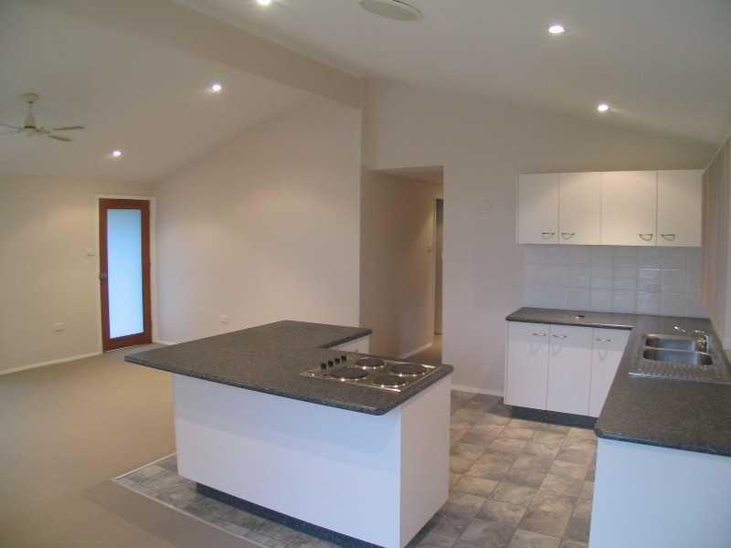 1/57 Orange Parade, Wyoming NSW 2250